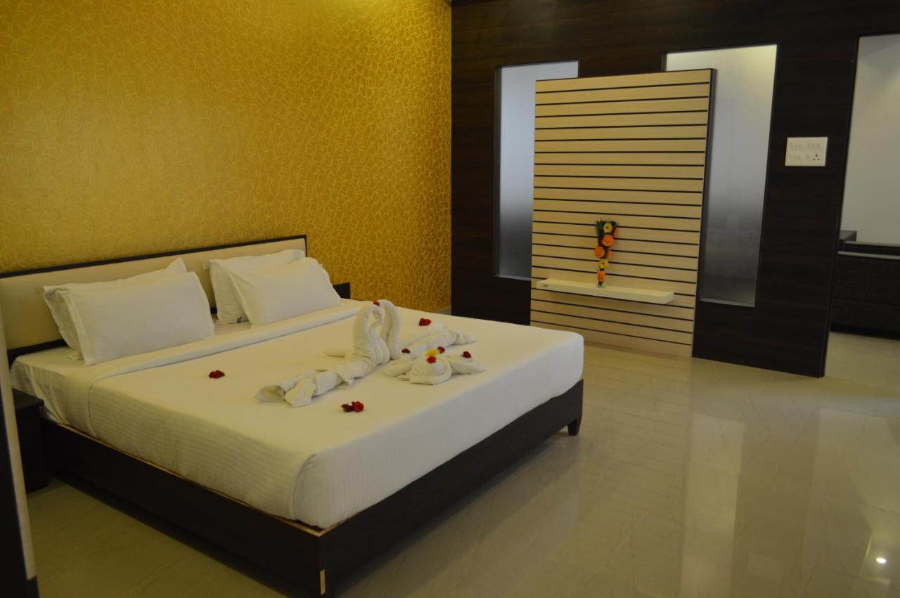 Hotel Ambai Grand Ambāsamudram Esterno foto
