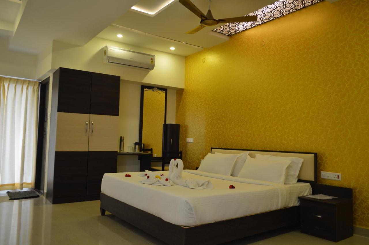 Hotel Ambai Grand Ambāsamudram Esterno foto