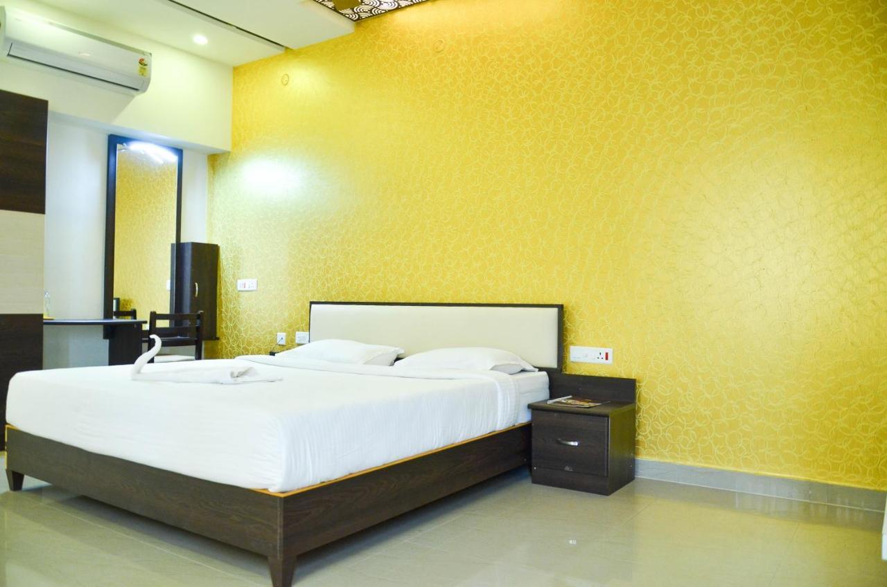 Hotel Ambai Grand Ambāsamudram Esterno foto