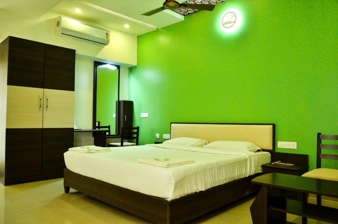Hotel Ambai Grand Ambāsamudram Esterno foto