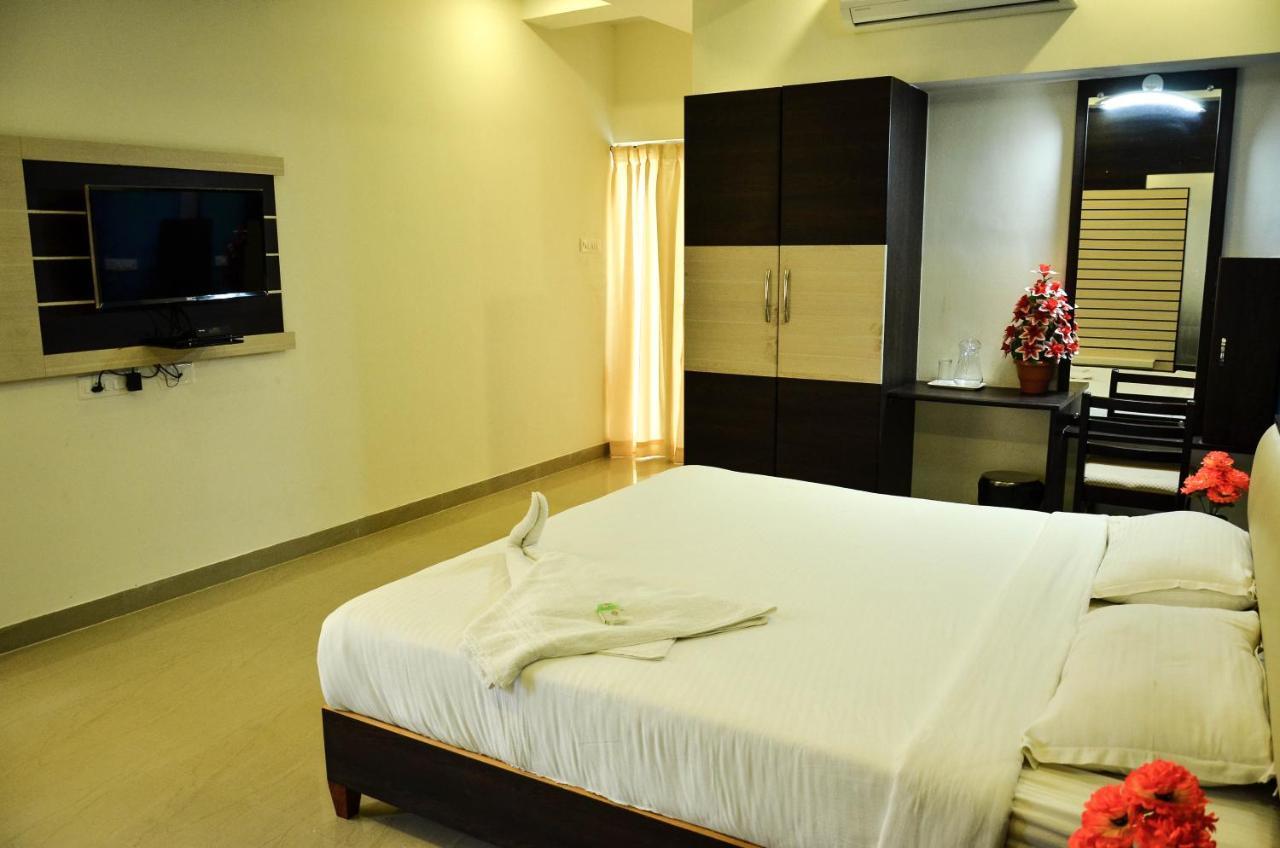 Hotel Ambai Grand Ambāsamudram Esterno foto
