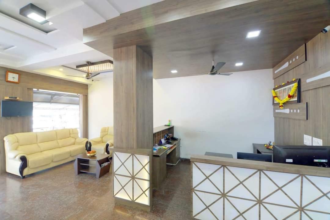 Hotel Ambai Grand Ambāsamudram Esterno foto