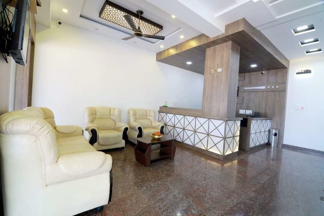 Hotel Ambai Grand Ambāsamudram Esterno foto