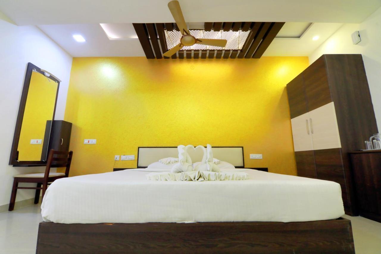 Hotel Ambai Grand Ambāsamudram Esterno foto