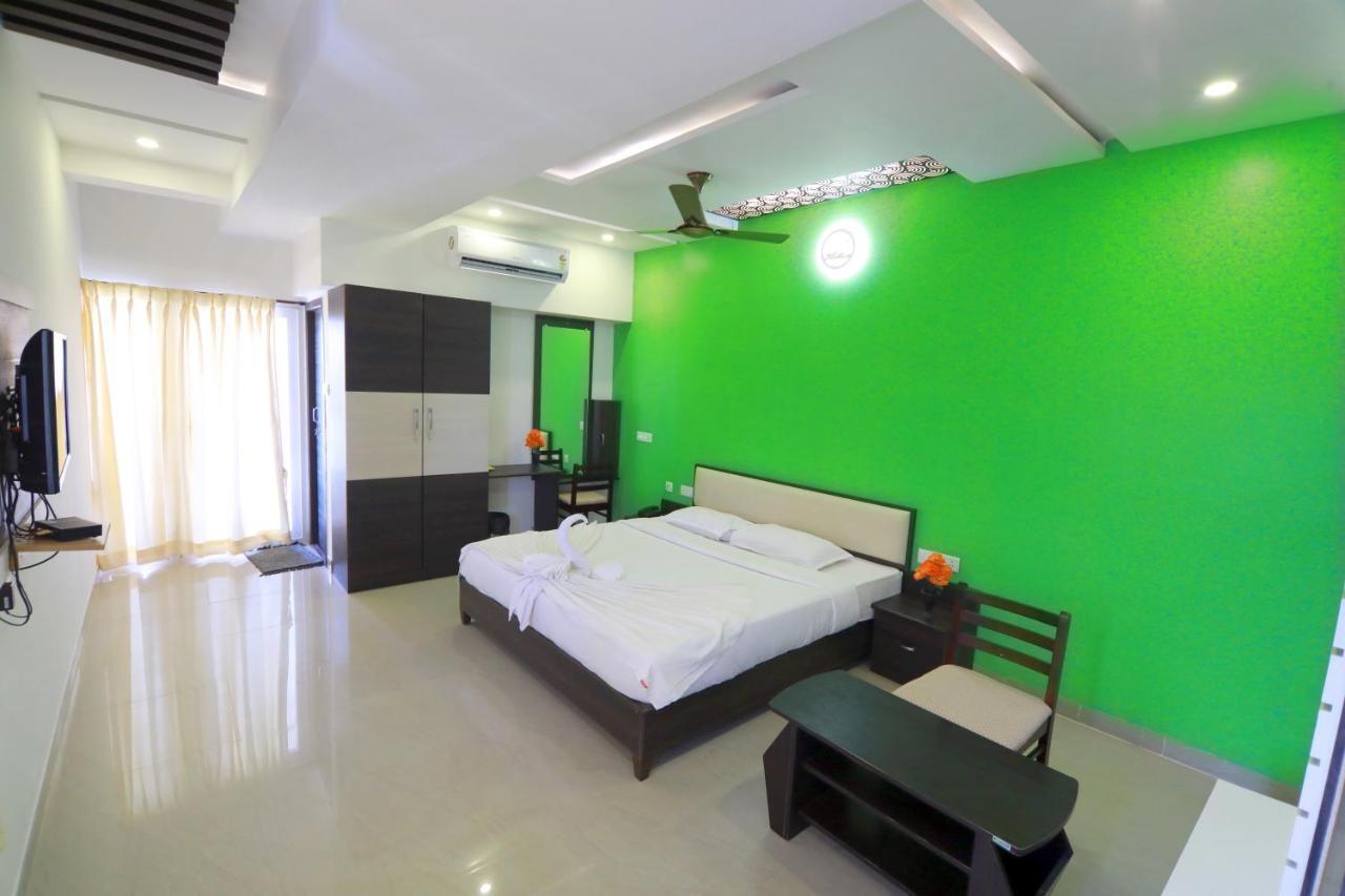 Hotel Ambai Grand Ambāsamudram Esterno foto