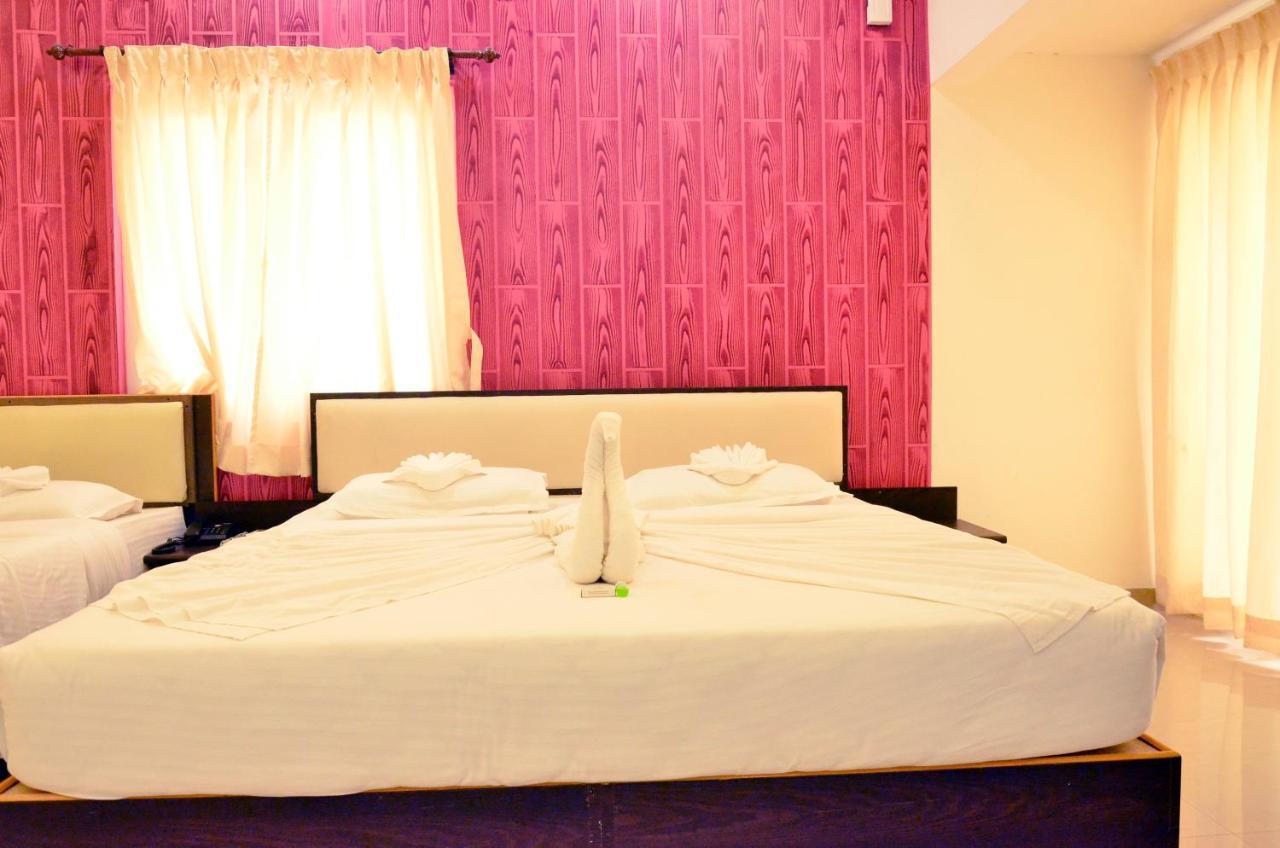 Hotel Ambai Grand Ambāsamudram Esterno foto